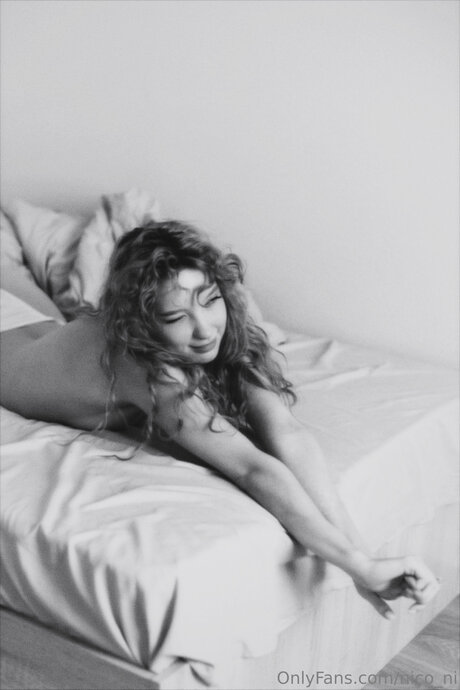 Nico Ni erwachsene nackt foto