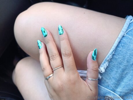 Martu A01 nackt nette bild