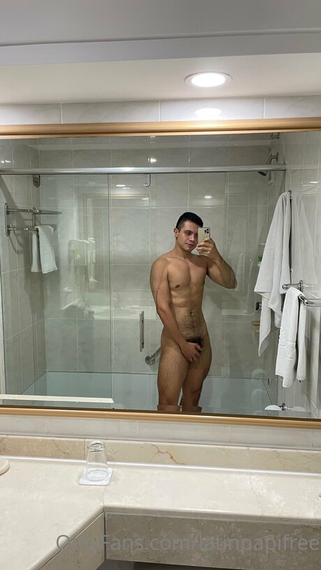 Latinpapifree nackt top foto