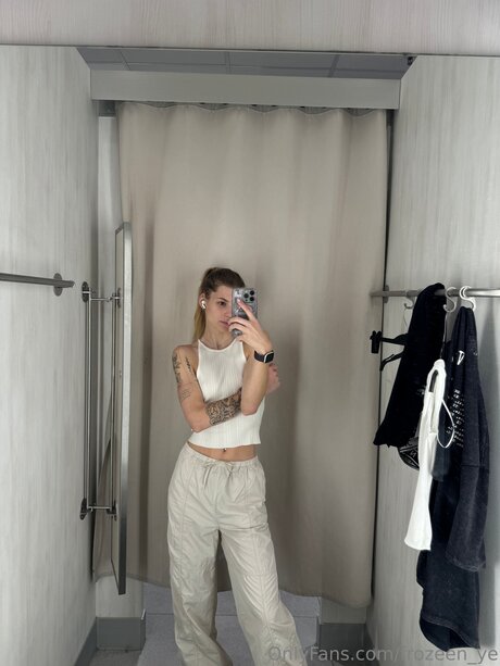 Frozeen Ye xxx nacktheit bilder