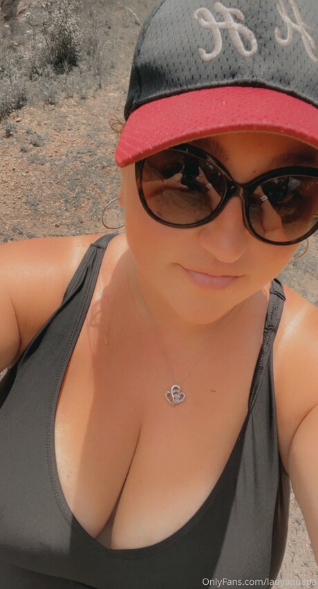 Ladyaquapa hübsche erwachsene fotos