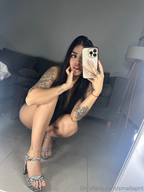 Smallapril top pornografische galerie