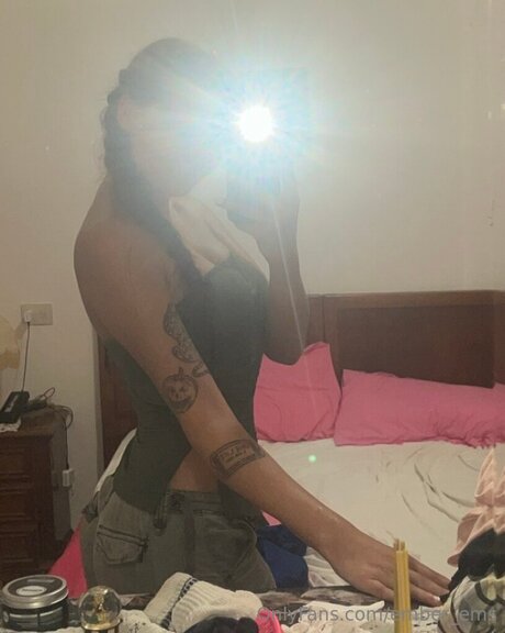 Ember Ems perfekte xxx bild