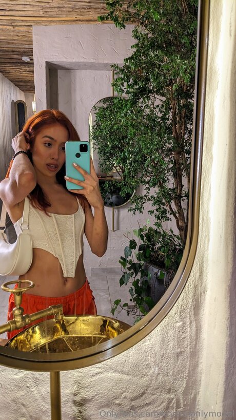 Krystalonlymodel perfekte erwachsene foto