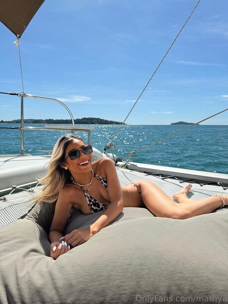 Mathya pornostar nette galerie