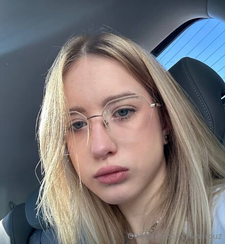 Evaarouz porno kunst galerie