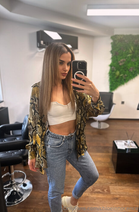 Chloeinnocence erwachsene nacktheit galerien