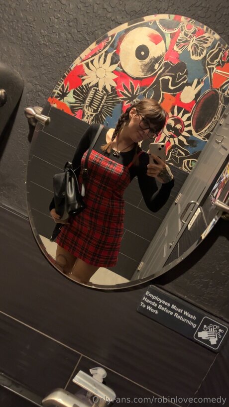 Robinlovecomedy Bilder