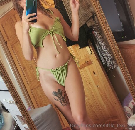 Little Lexi 19 schöne nacktheit foto