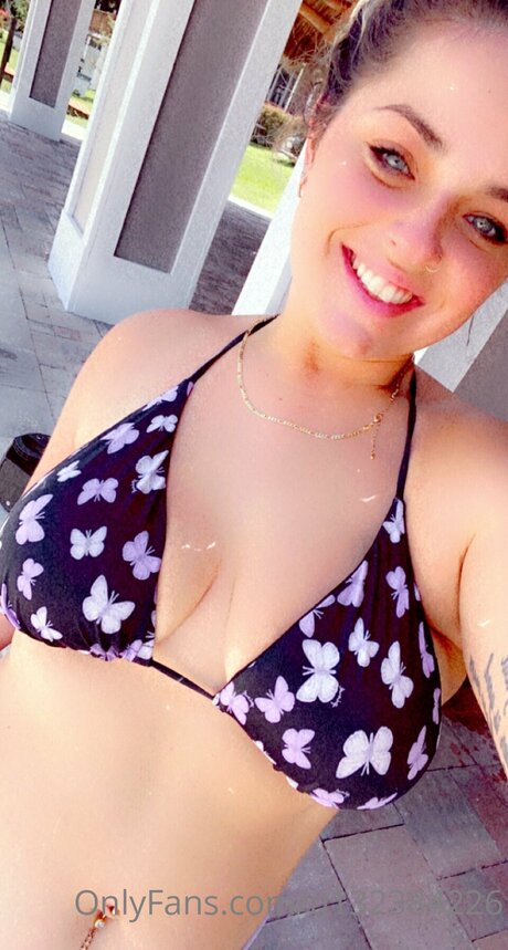 U132384226 nackten pornostar foto