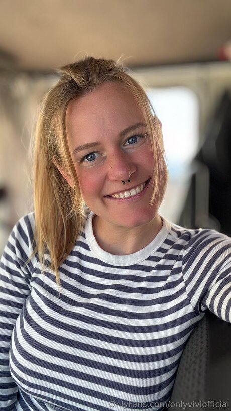Onlyviviofficial erwachsene foto
