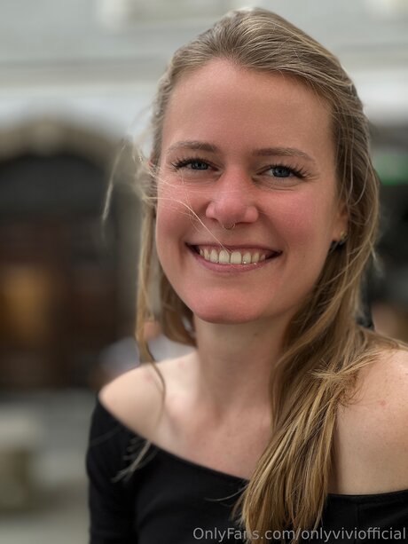 Onlyviviofficial kostenlose nackten archiv