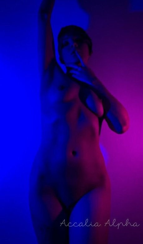 Accalia Alpha nacktheit schöne bild