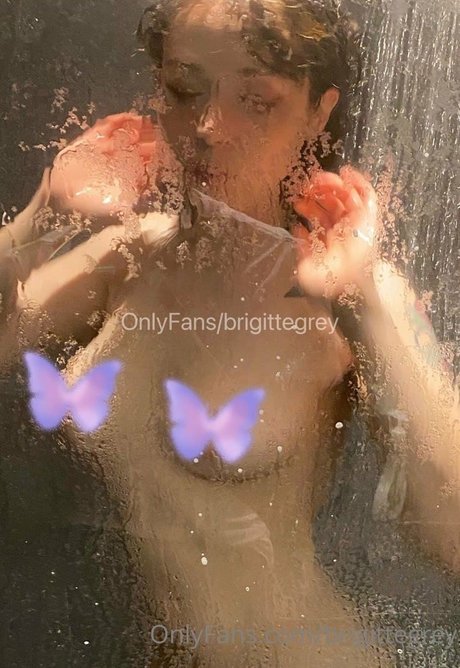 Brigitte Grey top perfekte fotos