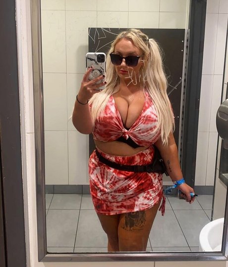 Kyleigh Schulz pornostar kunst galerien