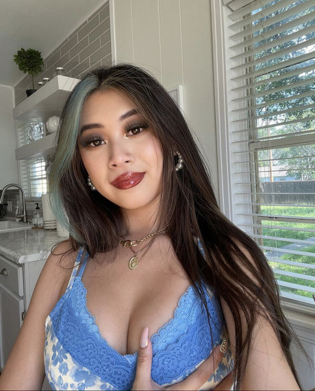 bbynayomi erwachsene hübsche bilder