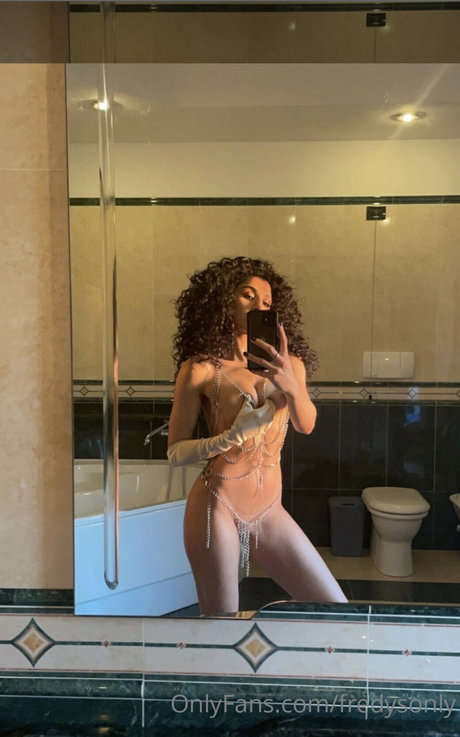 Fredys model nacktheit fotos