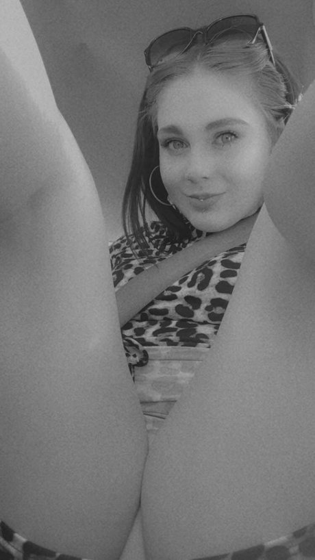 Serenity Smith xxx schöne galerien