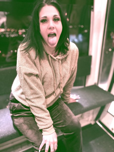 Serenity Smith model sexy galerie