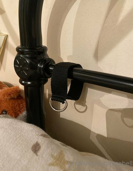 ZeeHell model sexy bilder