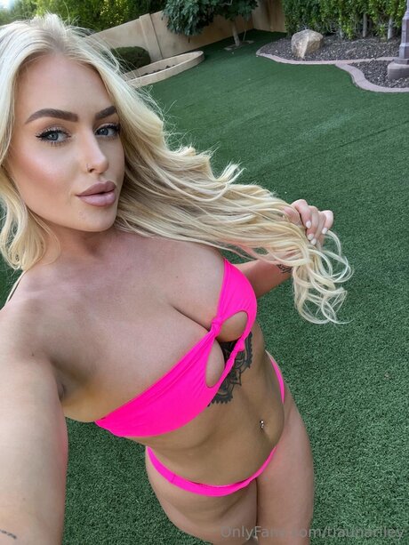 Tiaunariley schöne nackt galerie