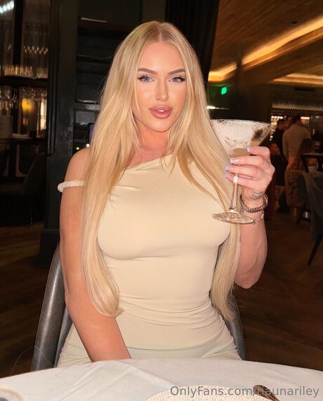 Tiaunariley porno akt foto