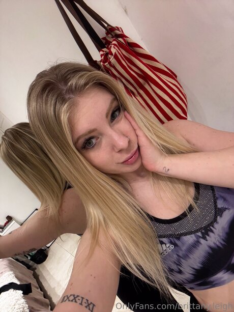 Brittany Leigh heiße porno galerie