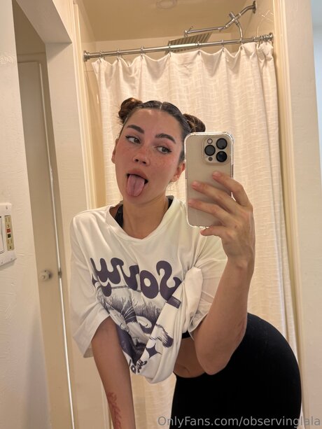 Observinglala pornostar xxx fotos