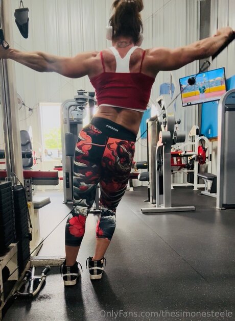 Thesimonesteele model hd fotos