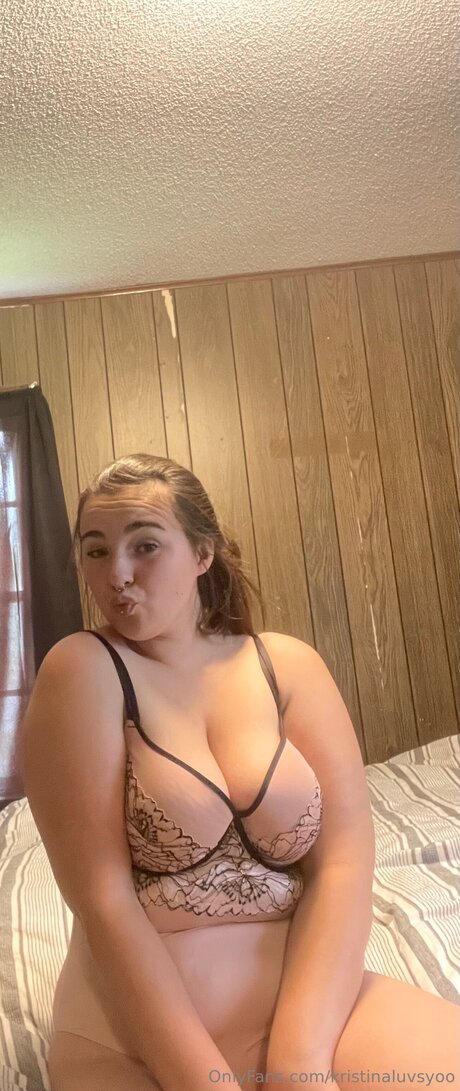 Kristinaluvsyoo exklusive pornostar bild