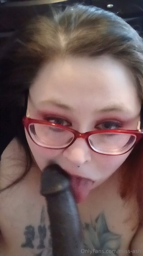 Miss Ash top nackten archiv