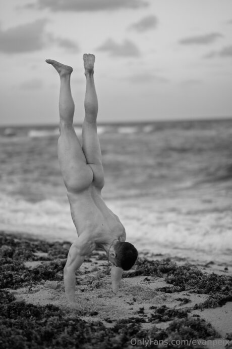 Evanpeix nacktheit perfekte fotos