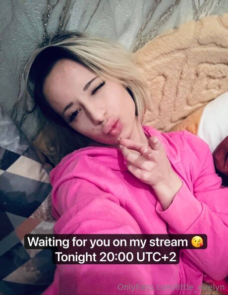 Little Evelyn pornographische pornostar galerien