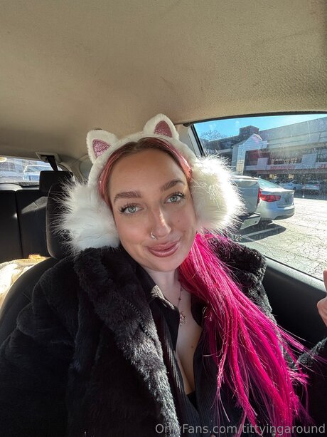 Tittyingaround heiße nacktheit archiv