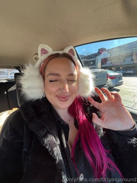 Tittyingaround schauspielerin pornografische fotos