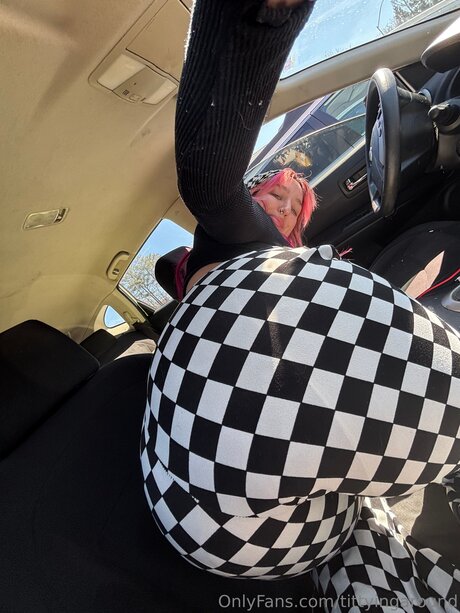 Tittyingaround hd schöne galerie