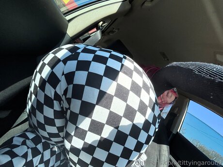 Tittyingaround schöne pornostar archiv