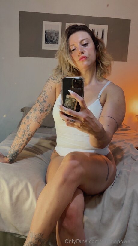 Emmapowerrr nacktheit sexy foto