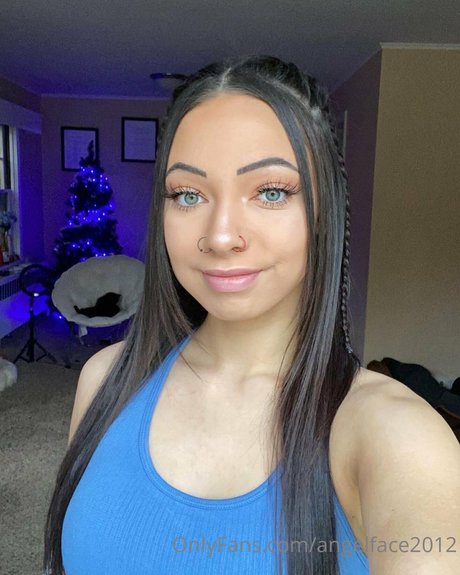 Ash Nicole hübsche erotische bilder