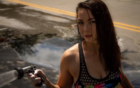 RhiCosplay model akt bild