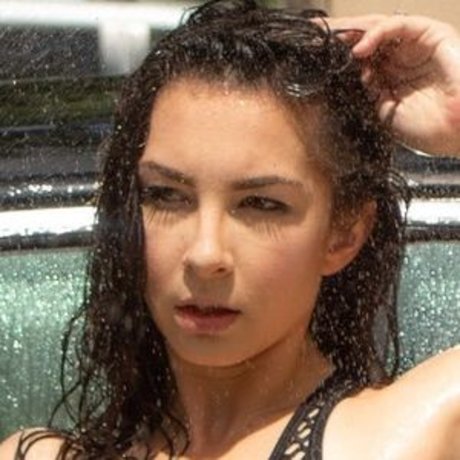 RhiCosplay xxx schöne bild