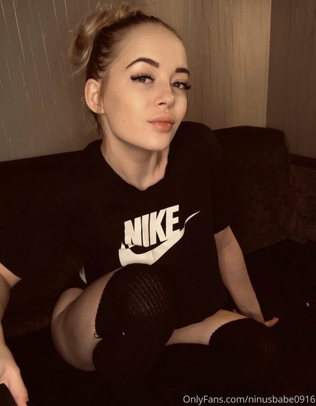Ninus babe perfekte nackte fotos