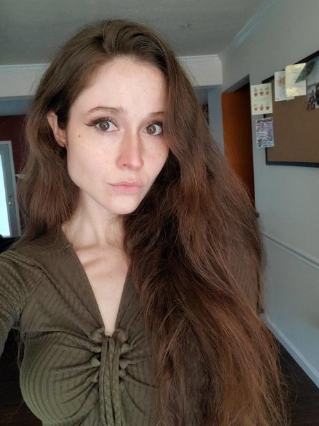 Dalia Dova schöne erotische galerien