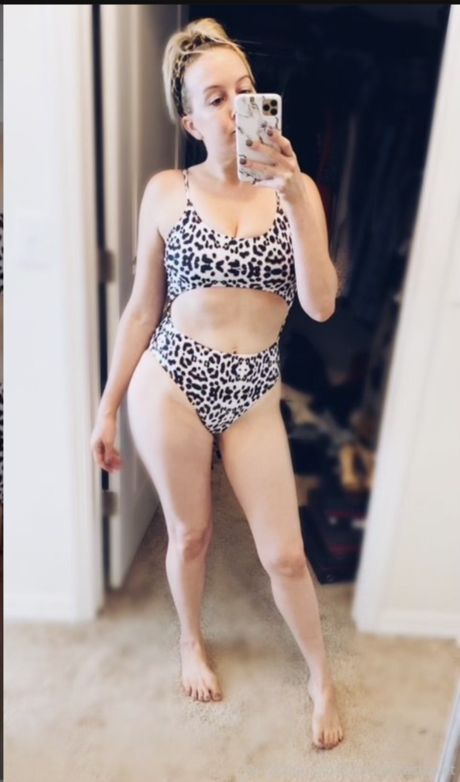 Elizabeth Castravet beste akt bild