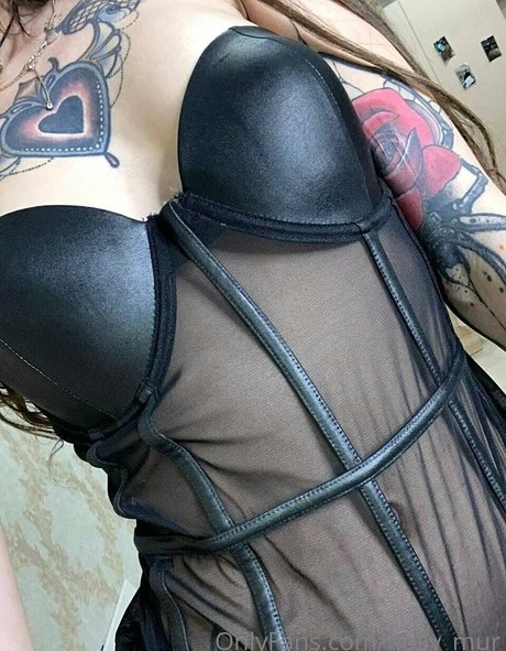 Holly Mur xxx archiv