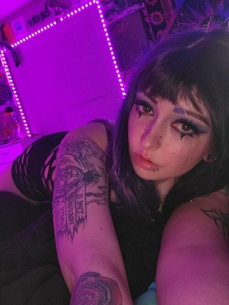 Kittens playpen_ erotische foto