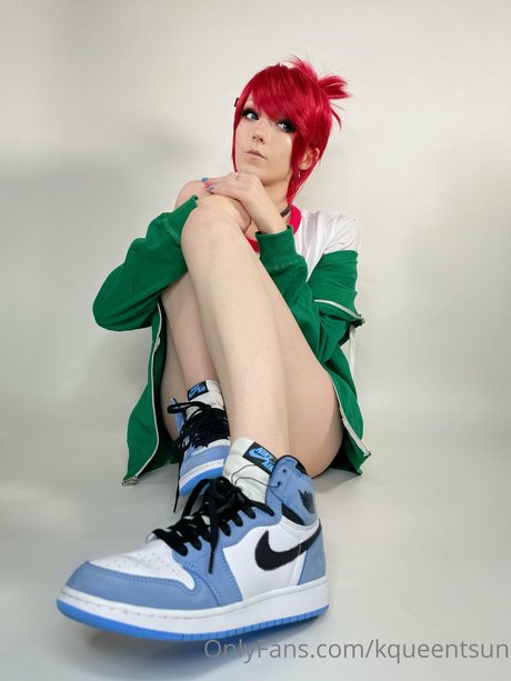 _Emily Something perfekte nackte galerie