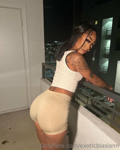 Exoticblasiann_ kunst erotische bild