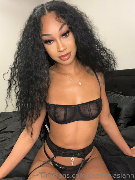 Exoticblasiann_ perfekte erwachsene archiv