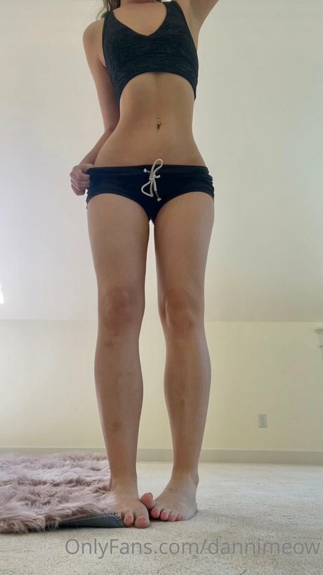 Danni Meow_ schöne nacktheit archiv